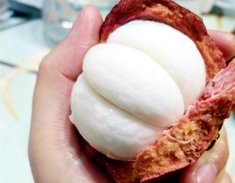 山竹里面黄黄的是什么可以吃吗?水果店老板:不懂的人买的山竹白吃了