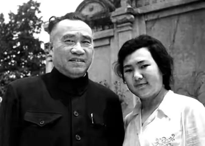 周恩来逝世后,朱德放声大哭,毛主席默默流泪,同年相继病逝