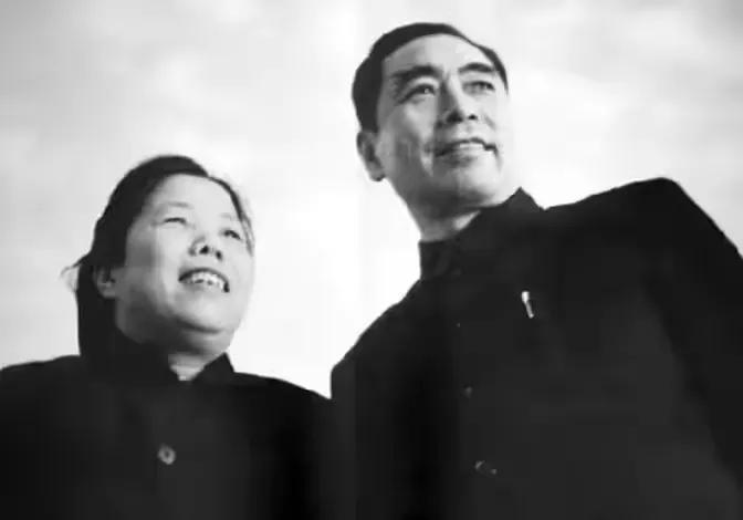 周恩来逝世后,朱德放声大哭,毛主席默默流泪,同年相继病逝