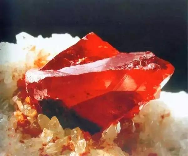 一般人可以戴朱砂吗?朱砂的功效与作用佩戴禁忌