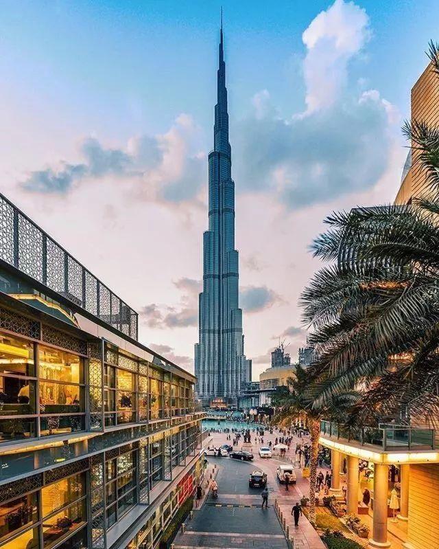 迪拜塔有多高多少米(迪拜塔高几米)