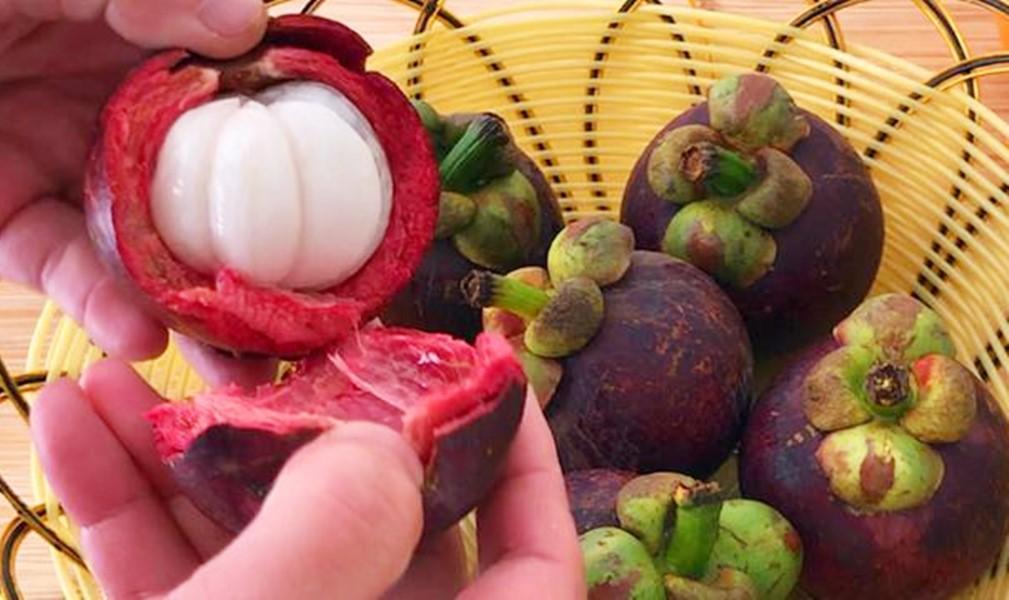 山竹里面黄黄的是什么可以吃吗?水果店老板:不懂的人买的山竹白吃了