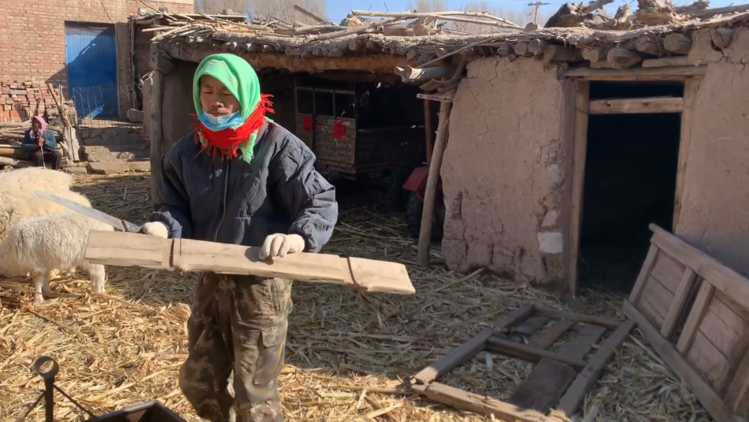 他是华语电影的“拾穗者”丨专访《隐入尘烟》导演李睿珺