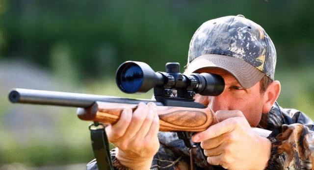 一点钟方向指的是哪一个方向(三点钟方向是哪个方向)