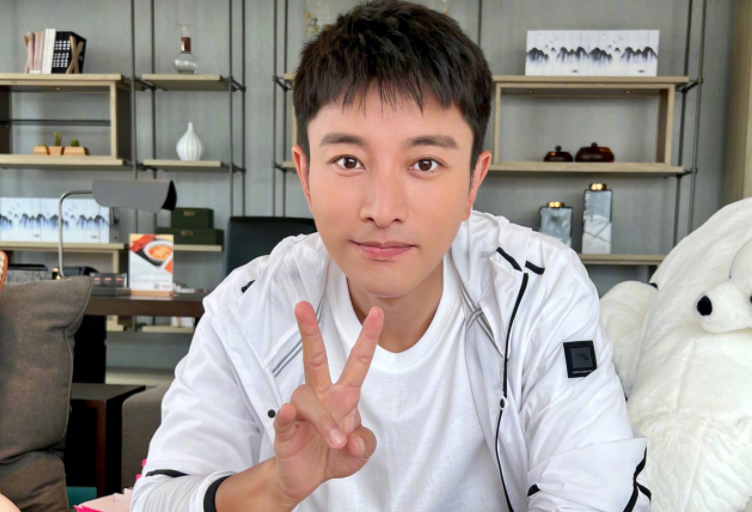 贾乃亮发声道歉!网友不买账扒出更多新料,涉及黄晓明郑恺等明星